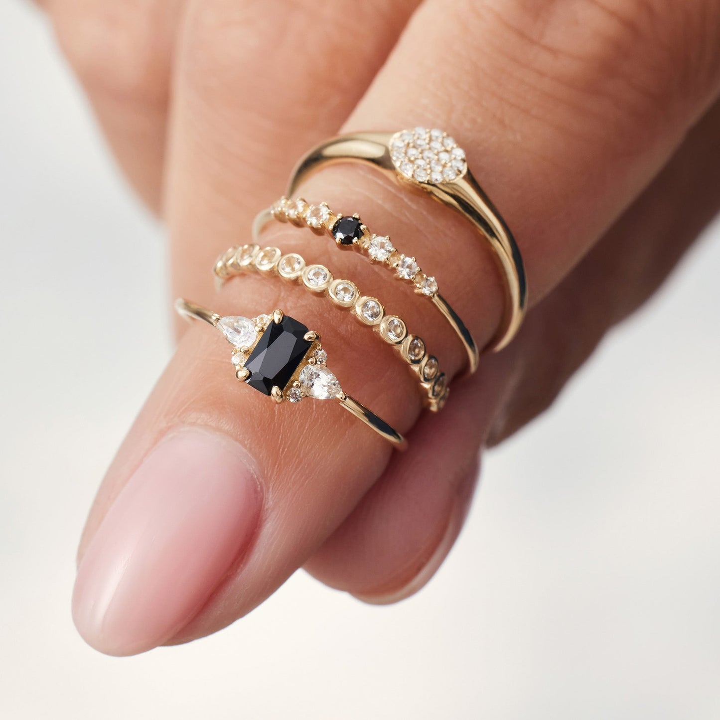 Bubble – anillo ajustable con detalle de circonia