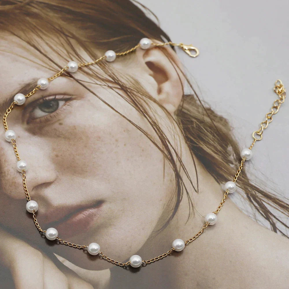 Small – collar delicado con detalle de piedra