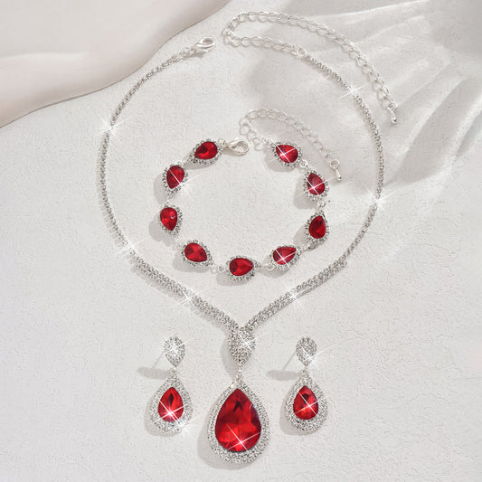 Thalira – set de joyería con detalles elegantes