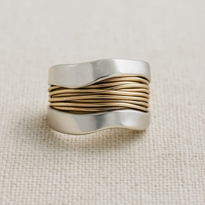 Silver – anillo elegante con detalle de brillo