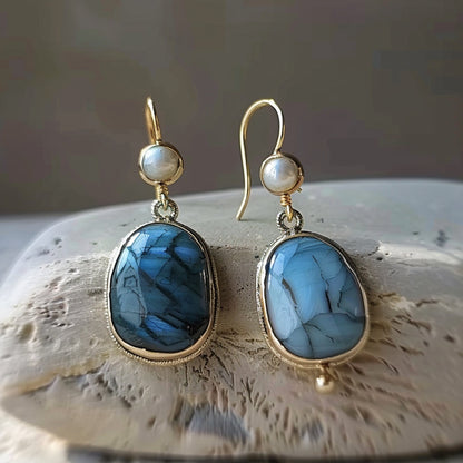 Blue – aretes delicados con brillo sutil